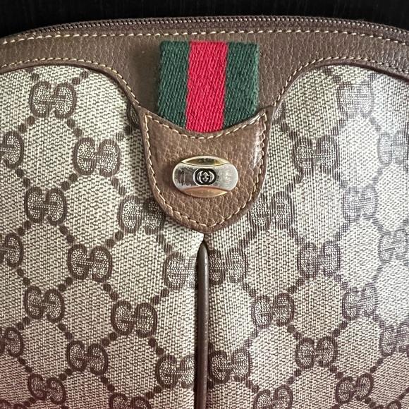 🤩⭐️HOST PICK ⭐️🤩 Gucci Vintage Sling Bag. - Picture 7 of 13